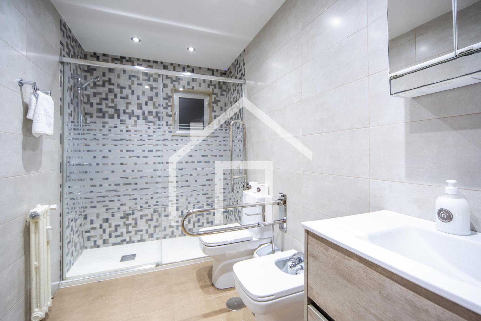 Atico Quintana II - Con Terraza, En El Centro Con Wifi Y Garaje Leilighet Oviedo Eksteriør bilde
