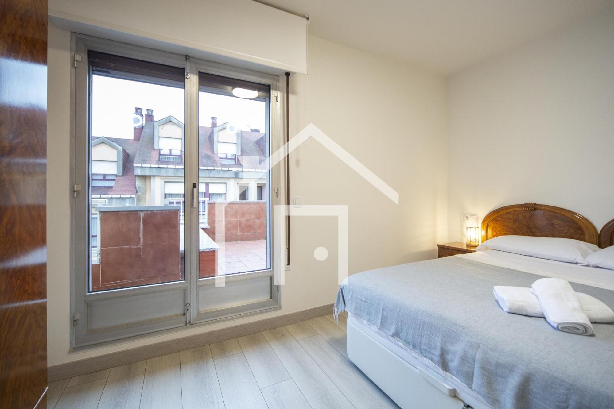 Atico Quintana II - Con Terraza, En El Centro Con Wifi Y Garaje Leilighet Oviedo Eksteriør bilde